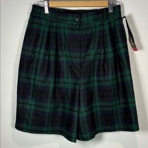 Sag Harbor Green and Black Plaid Women Shorts wool blend